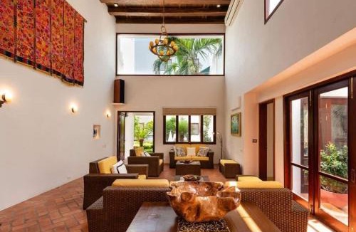 Centro House | Luxury Apartment Private Pool & Rooftop Jacuzzi