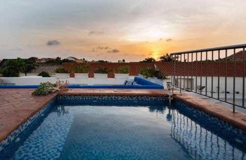 Centro House | Luxury Apartment Private Pool & Rooftop Jacuzzi