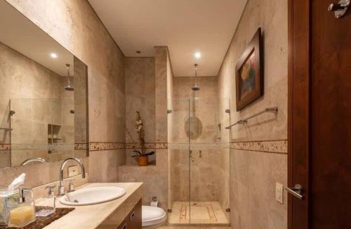 Centro House | Luxury Apartment Private Pool & Rooftop Jacuzzi