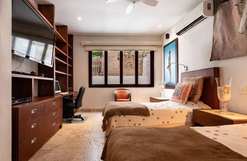 Centro Apartment | Luxury Apartment– Private Pool & Rooftop Jacuzzi
