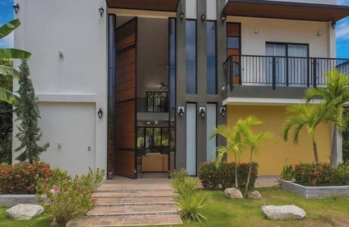 Ricaurte Villa | LUXURY HOUSE RICAURTE CUNDINAMARCA (SUITABLE FOR PETS AND LARGE GROUPS)