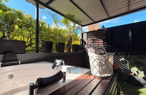Lalinde Apartment | Luxury mirror Provenza