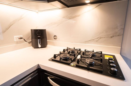 Guayabal Apartment | Luxury New Apartment | 7 min to El Poblado | Fast WiFi