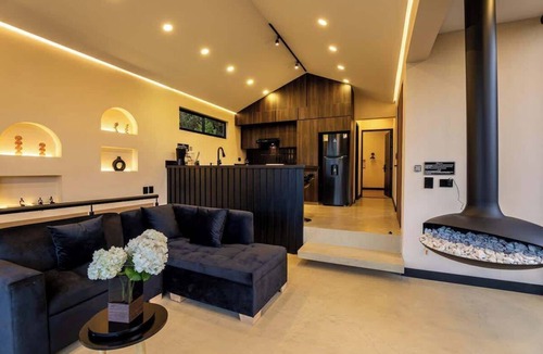 El Carmen de Viboral Villa | Luxury Villa with private Jacuzzi & Steam