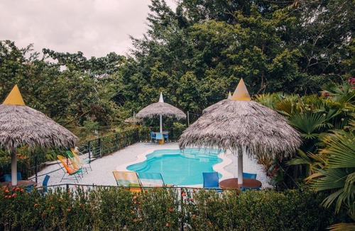 Puerto Triunfo Hotel | Makenke Hostel By Los Colores Ecoparque