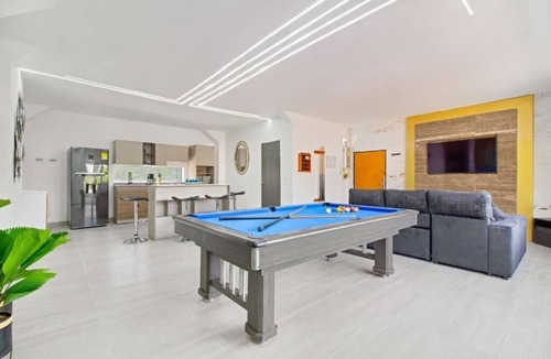 Zona Rosa Apartment | Medellín Tourism Package 2BR + Pool Table + Experiences