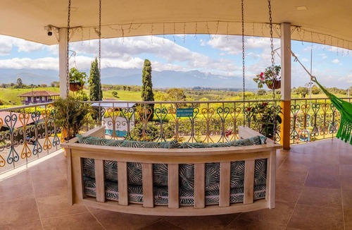 Luna Park Ski Chalet | Meraki is a Luxury Villa with pool, jacuzzi & Stunning Mountain Views