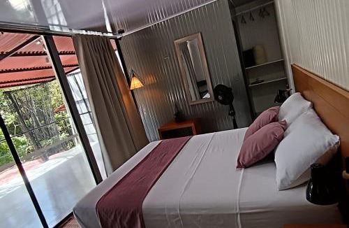 Minca Hostel | Minca Seasons Birds