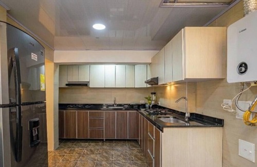 Teusaquillo House | Mini Suit 201 + Kitchen & Laundry