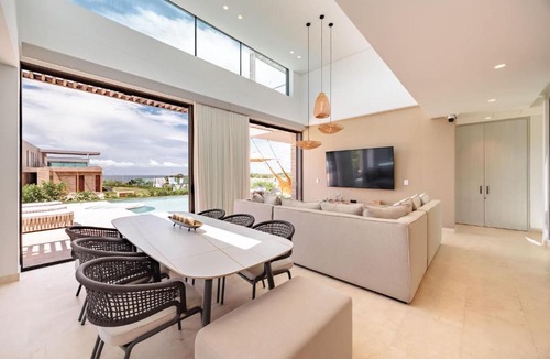 Porto Nao House | Modern 4 bedroom villa with tropical vibes in Baru