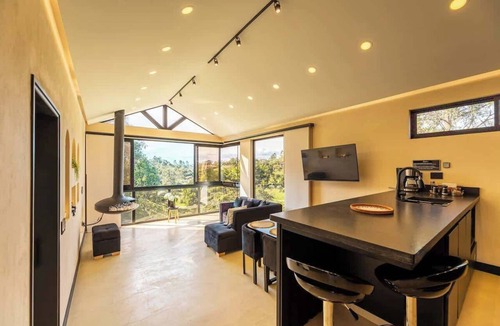 El Carmen de Viboral Cabin | Modern Cabins | Jacuzzi + Wellness Spa