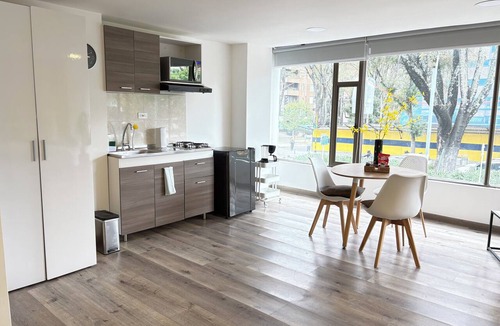 La Gran Via Apartment | Modern Loft near Parque de la 93rd