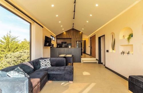 El Carmen de Viboral Villa | Modern Luxury Cabin | Jacuzzi & Spa