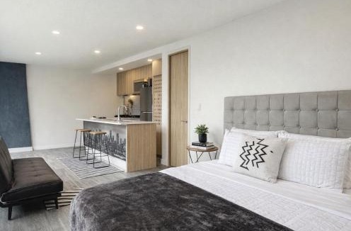 El Tesoro Apartment | Modern Studio in Poblado, Free Parking