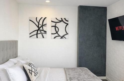 El Tesoro Apartment | Modern Studio in Poblado, Free Parking