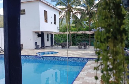 Utica Hotel | Narú