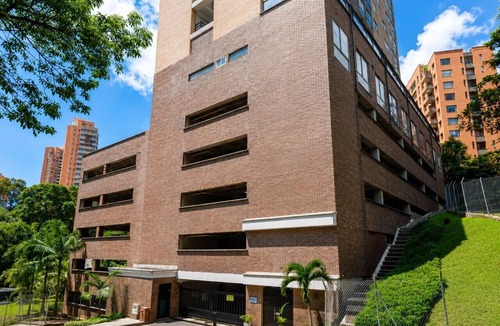 El Tesoro Apartment | New loft close to parque lleras with city View