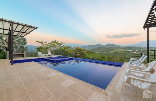 Anapoima Villa | ¡Nuevo TopSpot® con Increíble Vista en Anapoima!
