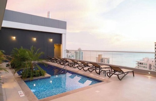 Comuna 3 Apartment | OCEAN VIEW! Exclusive Rodadero - 2-Bedroom Suite