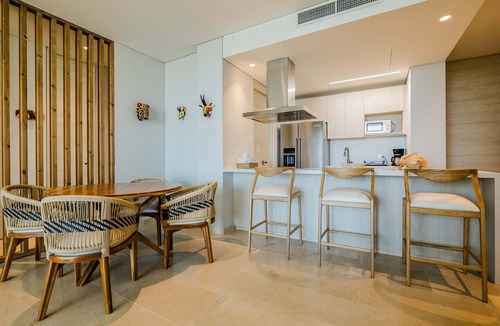Porto Nao Apartment | Oceanfront Apartment w/Private Terrace & Pool