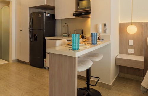 Urbanizacion Eliana Apartment | Oceanfront Loft -Priv Terrace -Pool -Near Airport -Beach Access -Hotel Amenities