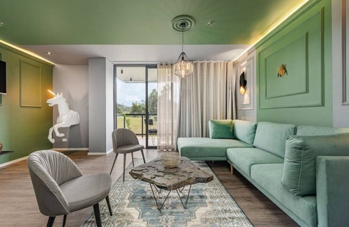 Envigado Apartment | Olive 303 · Apto de lujo estilo Parisino con balcón privado