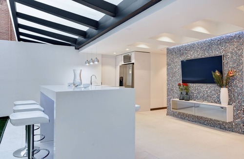 Zona Rosa Apartment | Parque Lleras 5-bdrm Pool Jacuzzi Fast WiFi AC Best Area