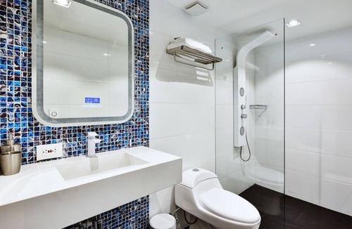 Zona Rosa Apartment | Parque Lleras 5-bdrm Pool Jacuzzi Fast WiFi AC Best Area