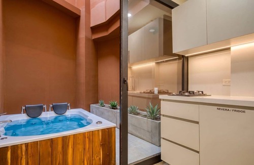 Cali Apartment | Passiflora luxury suite