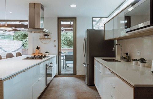 La Florida Apartment | Peaceful Indoor-Outdoor Living 2,023 s.f. Provenza with pool and gym
