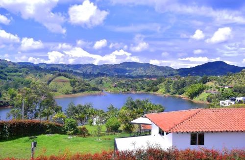 El Penol House | Preciosa Finca con Increíble vista frente al embalse de Guatapé con jacuzzi