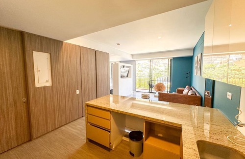 Centro International Apartment | Prime District 1302