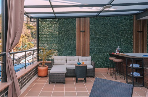 Buenos Aires House | Private Jacuzzi, Rooftop & BBQ Loft in Medellín