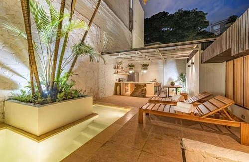 La Florida Villa | Provenza 6 Bedroom House by HOUSY HOST