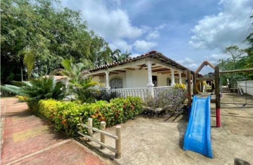 Turbaco House | Quinta San Gabriel House