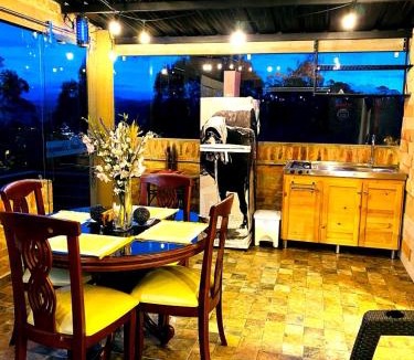 Chiquinquira Apartment | Romántica Cabaña con vista a la ciudad, 10 min del Centro
