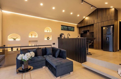 El Carmen de Viboral Villa | Romantic Luxury Villa Jacuzzi & Steam Room
