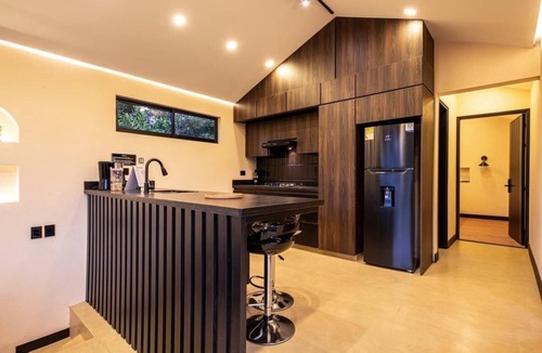 El Carmen de Viboral Villa | Romantic Luxury Villa Jacuzzi & Steam Room