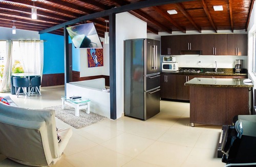 Zona Rosa Apartment | Rooftop Apartment 3 BDRM 2 Jacuzzi + pool @Lleras