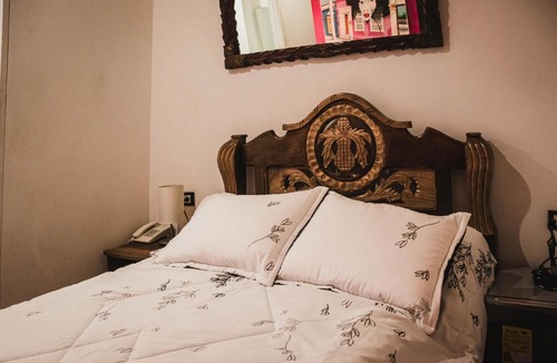 Cartagena Walled City House | Room in Guest room - Sd-4 Room With Balcony In The Old City Air Conditioning And WIFI