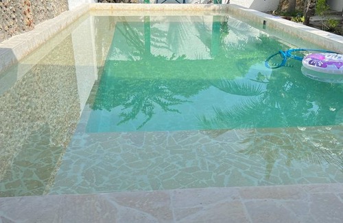 Marbella Cabin | "room in Lodge - Tr-a5d Hostel Room Near Castillo San Felipe With Pool and Wifi"