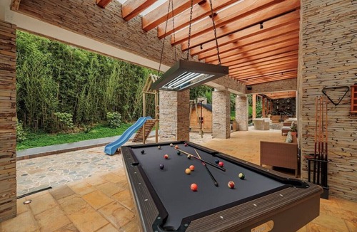 El Poblado House | San Antonio Mansion | Jacuzzi | Fire Pit | Cinema