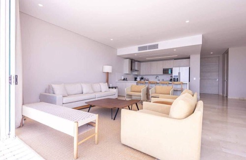 Porto Nao Apartment | Sea-view penthouse w/pool & gym