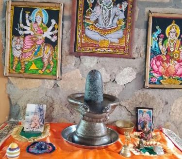 San Carlos Cabin | Shiva's Temple