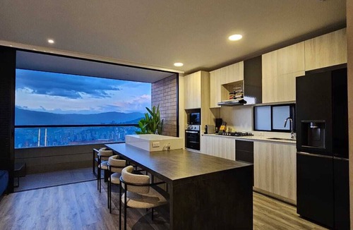 El Poblado Condo | Skyline Dreams on 27th Floor! Luxury 2BR/3BA