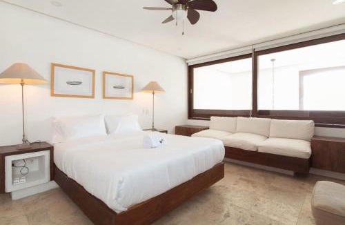 Cartagena Walled City House | Sophisticated 3BR House with Pool and AC in Ciudad Amurallada