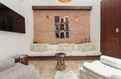 Cartagena Walled City House | Sophisticated 3BR House with Pool and AC in Ciudad Amurallada