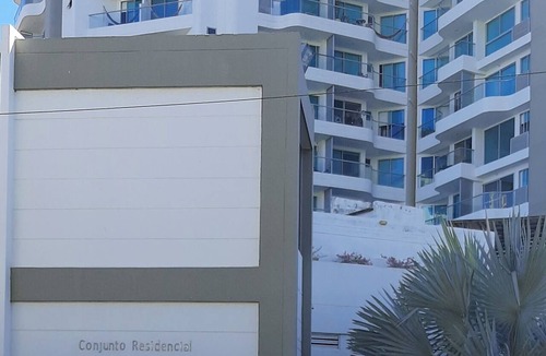 El Rodadero Apartment | Spacious 2-bedroom apartment 1-6 guest, 2-balconies, in Santa Marta, with AC.