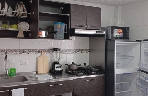 Engativa Apartment | Spacious 3-Bedroom Apartment Near the Airport, CAS