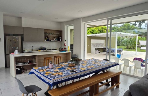 Restrepo House | Spacious 4-Bedroom Country House with a Pool, Jacuzzi, and Lush Gardens